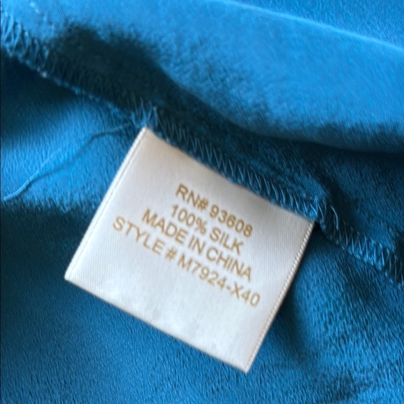 Matty M Women’s 100% silk top floral accents racer back Color teal approx size M - Picture 5 of 10